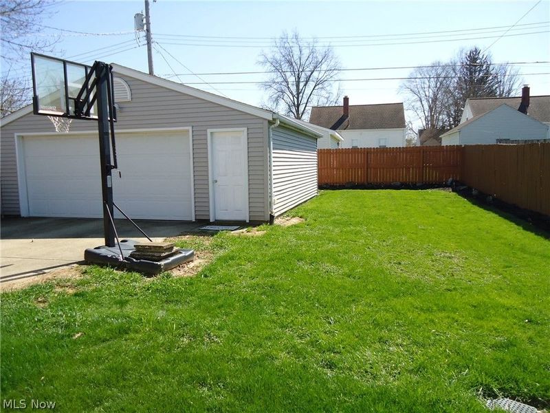 318 Van Buren Avenue, Cuyahoga Falls, OH 44221 Photo 2