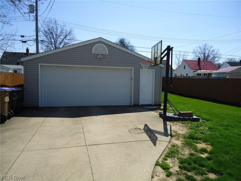 318 Van Buren Avenue, Cuyahoga Falls, OH 44221 Photo 20