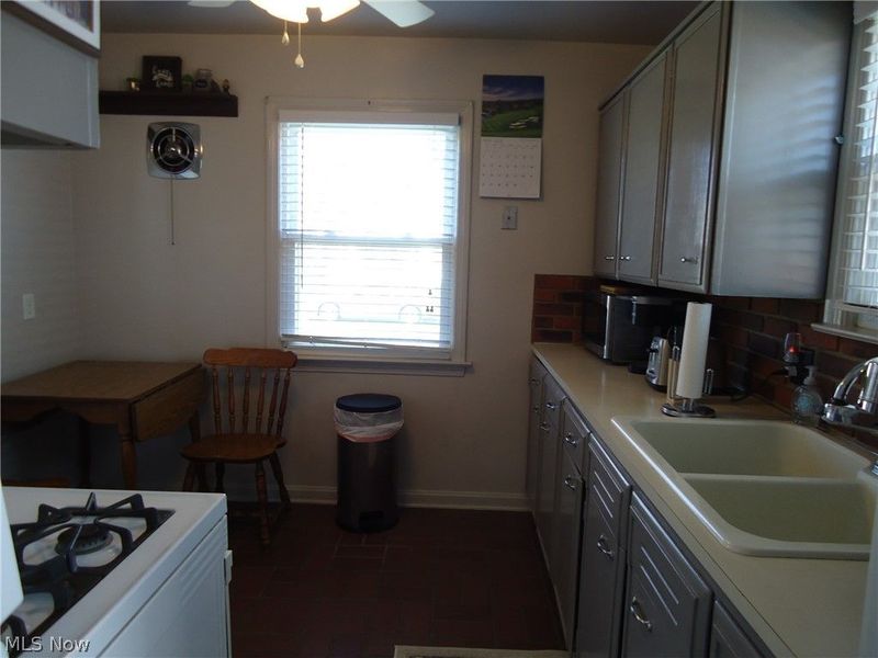 318 Van Buren Avenue, Cuyahoga Falls, OH 44221 Photo 26