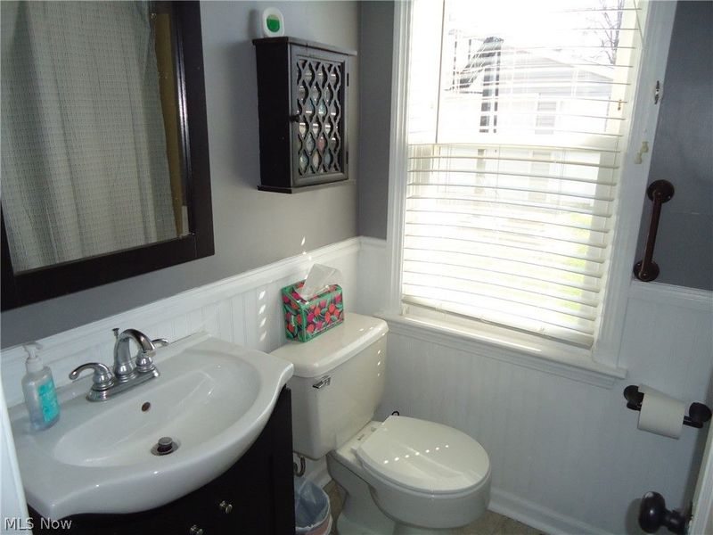 318 Van Buren Avenue, Cuyahoga Falls, OH 44221 Photo 4