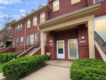 15650 Stone Crossing Drive, Southfield, MI 48075