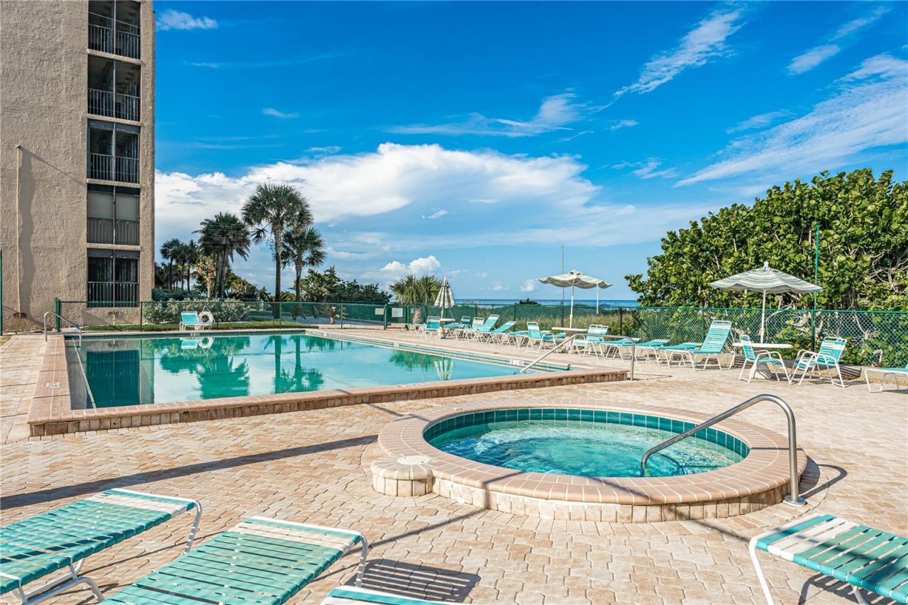 900 Gulf Boulevard, Unit 702, Indian Rocks Beach, FL 33785 Photo
