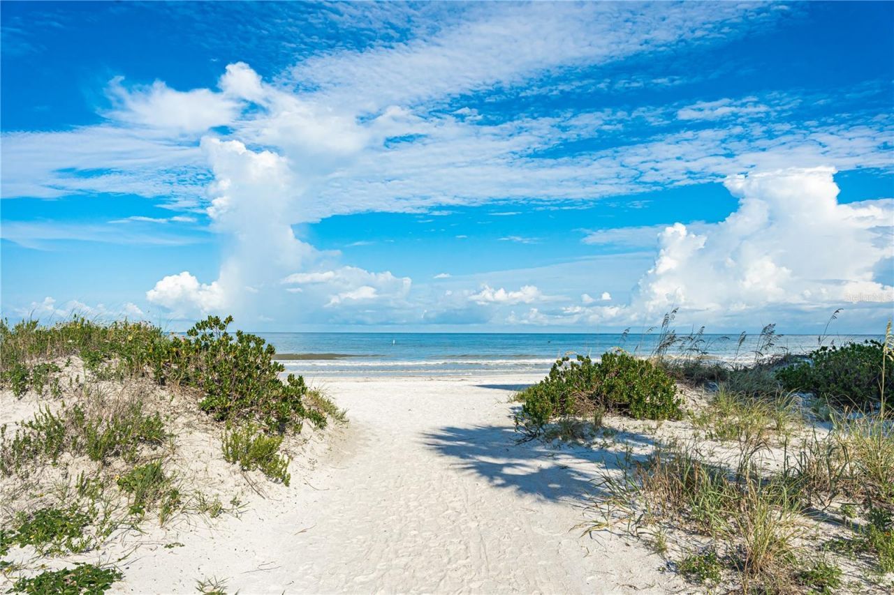 900 Gulf Boulevard, Unit 702, Indian Rocks Beach, FL 33785 Photo