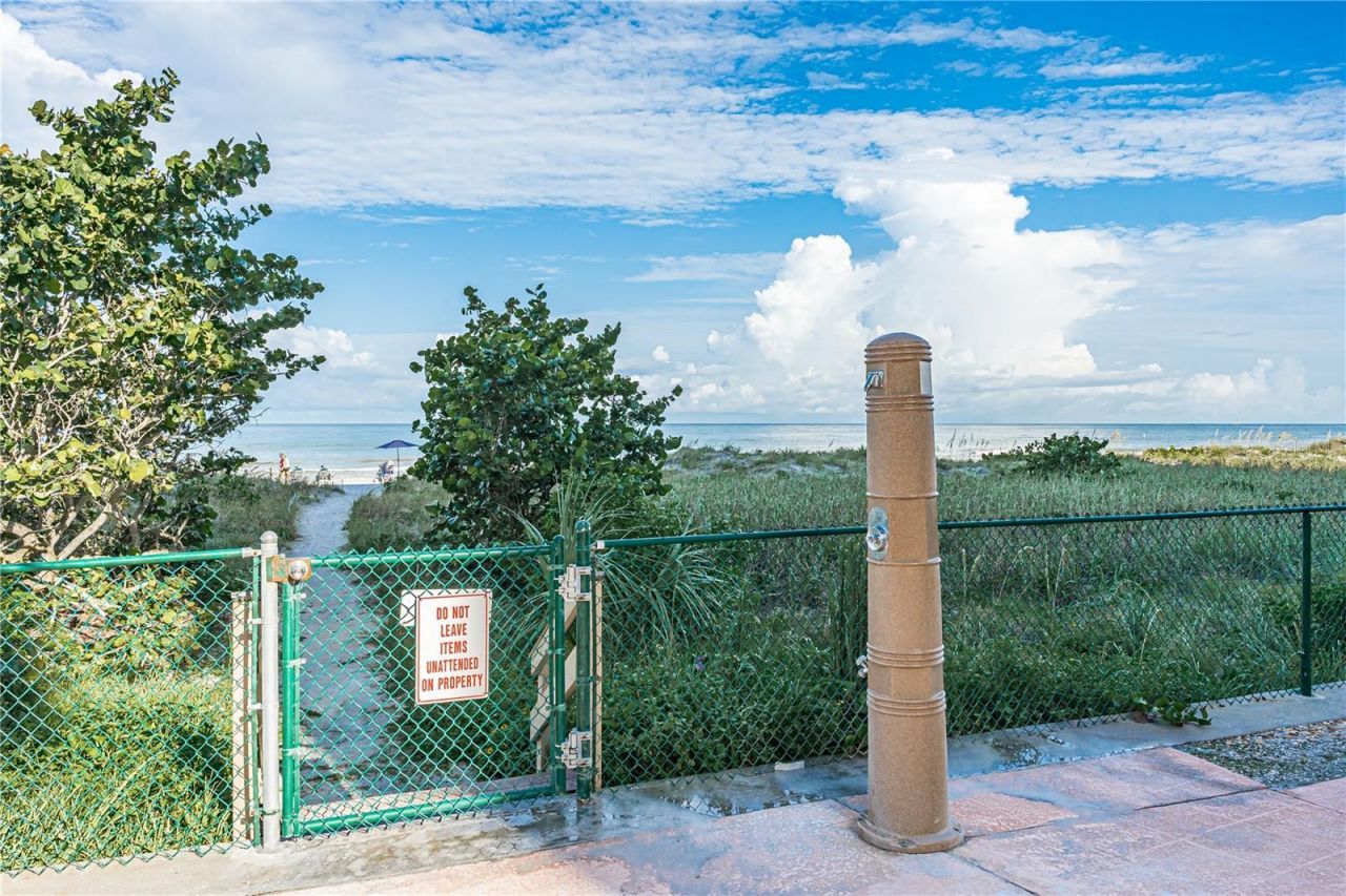 900 Gulf Boulevard, Unit 702, Indian Rocks Beach, FL 33785 Photo