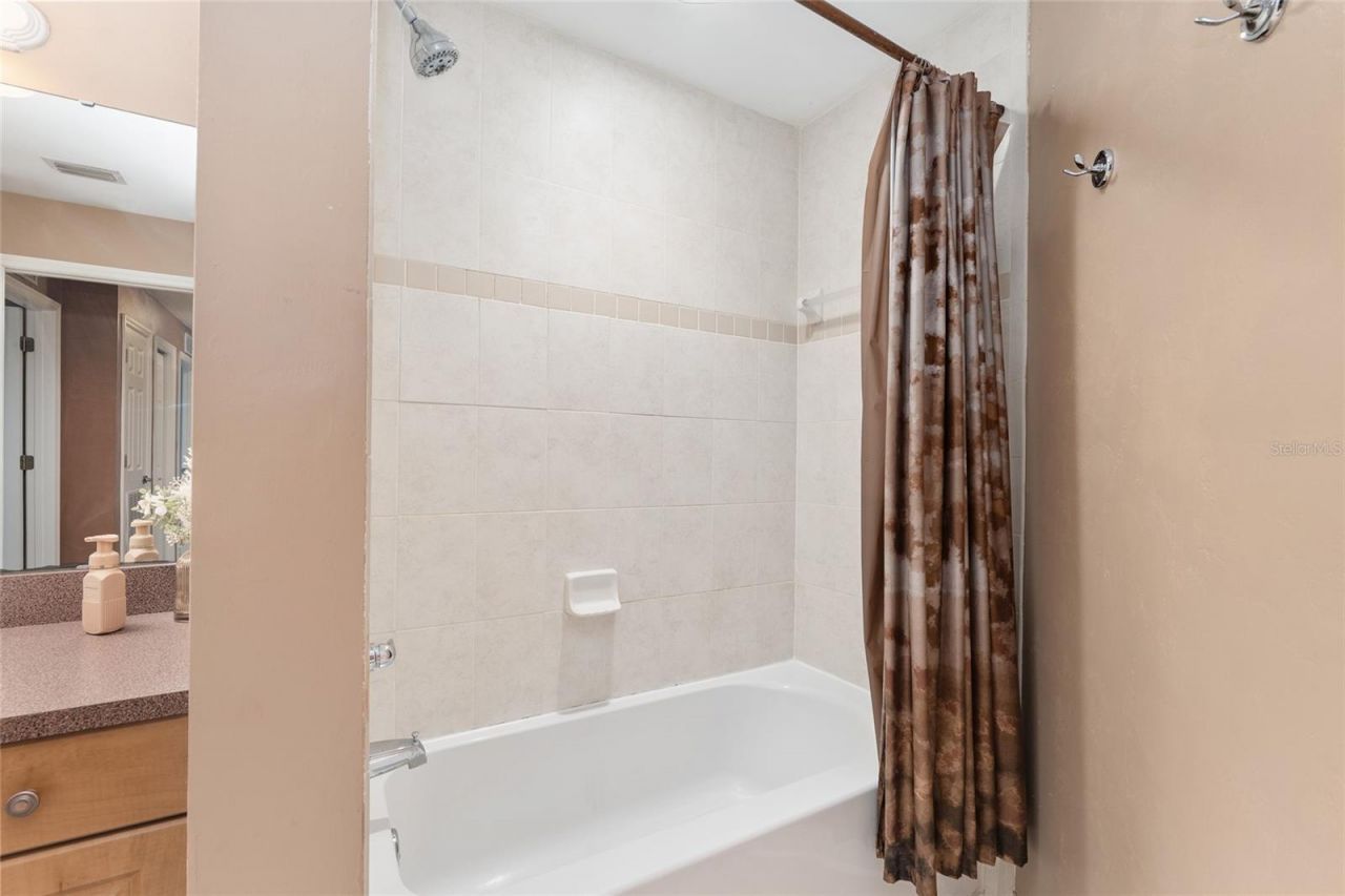 4215 SW 31st Drive, Unit 204, Gainesville, FL 32608 Photo
