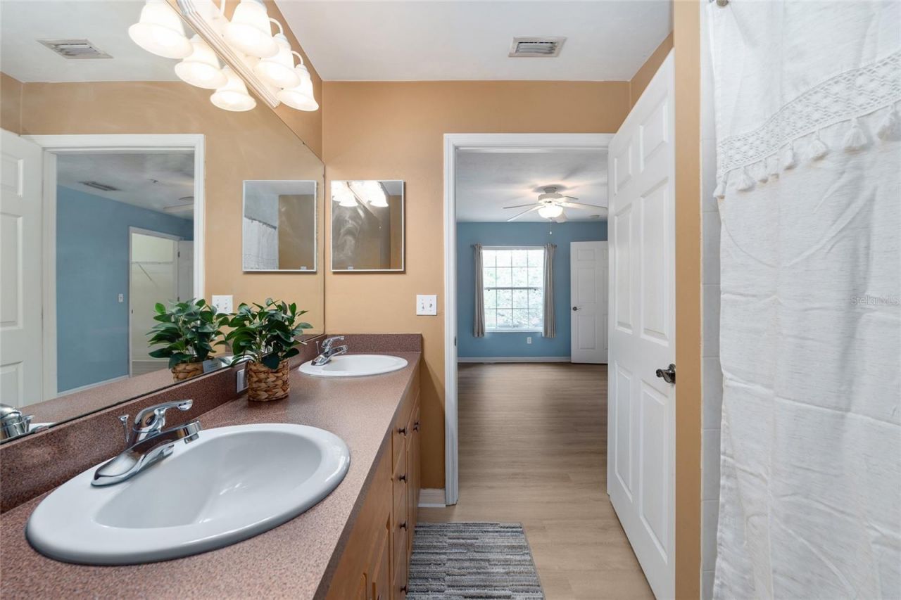 4215 SW 31st Drive, Unit 204, Gainesville, FL 32608 Photo