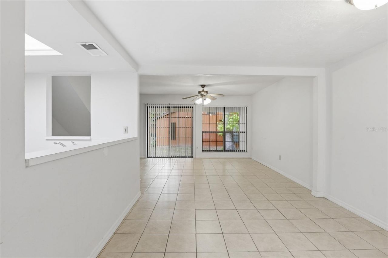 826 SW 57th Terrace , Unit 120Q, Gainesville, FL 32607 Photo