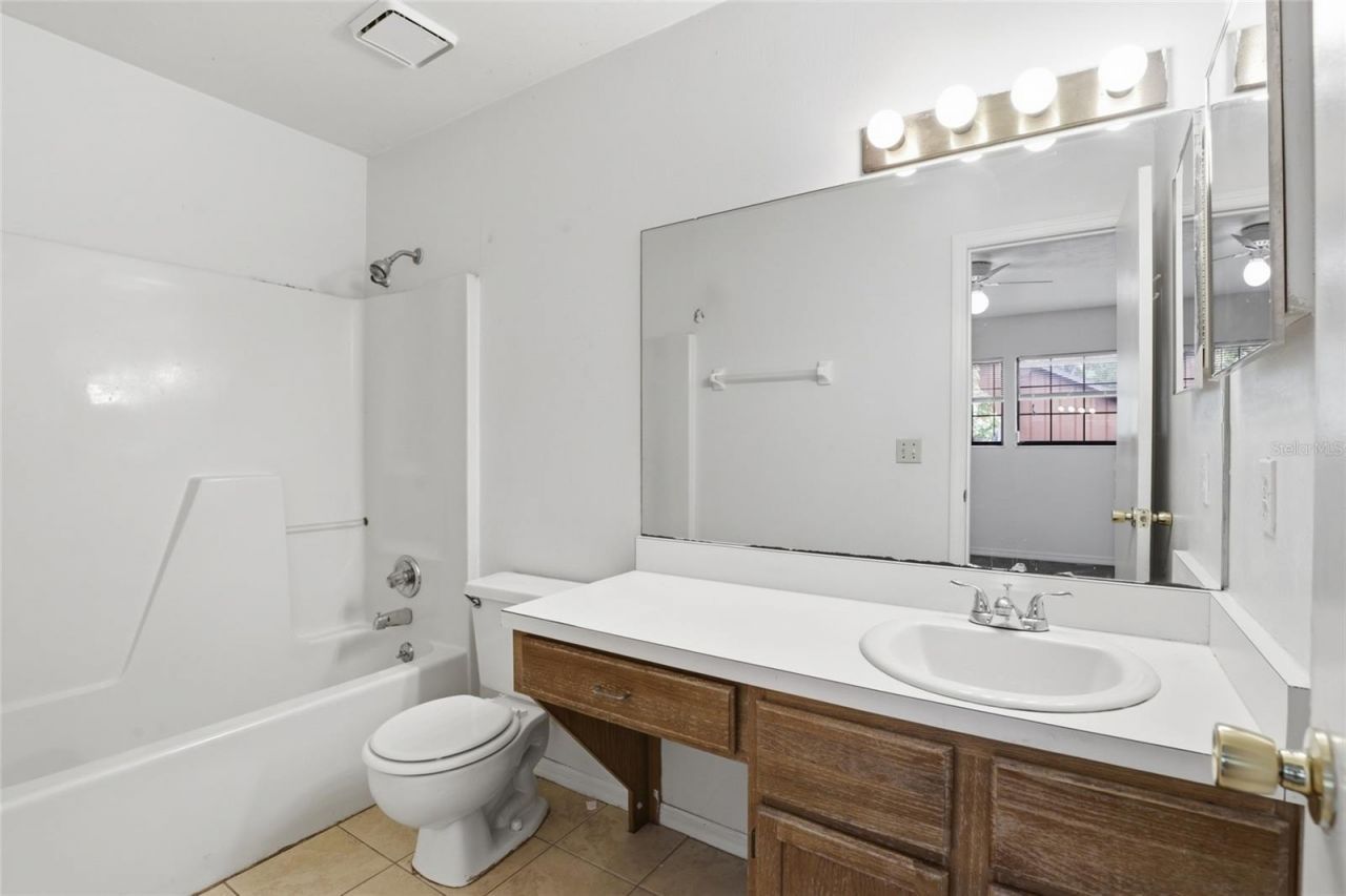 826 SW 57th Terrace , Unit 120Q, Gainesville, FL 32607 Photo