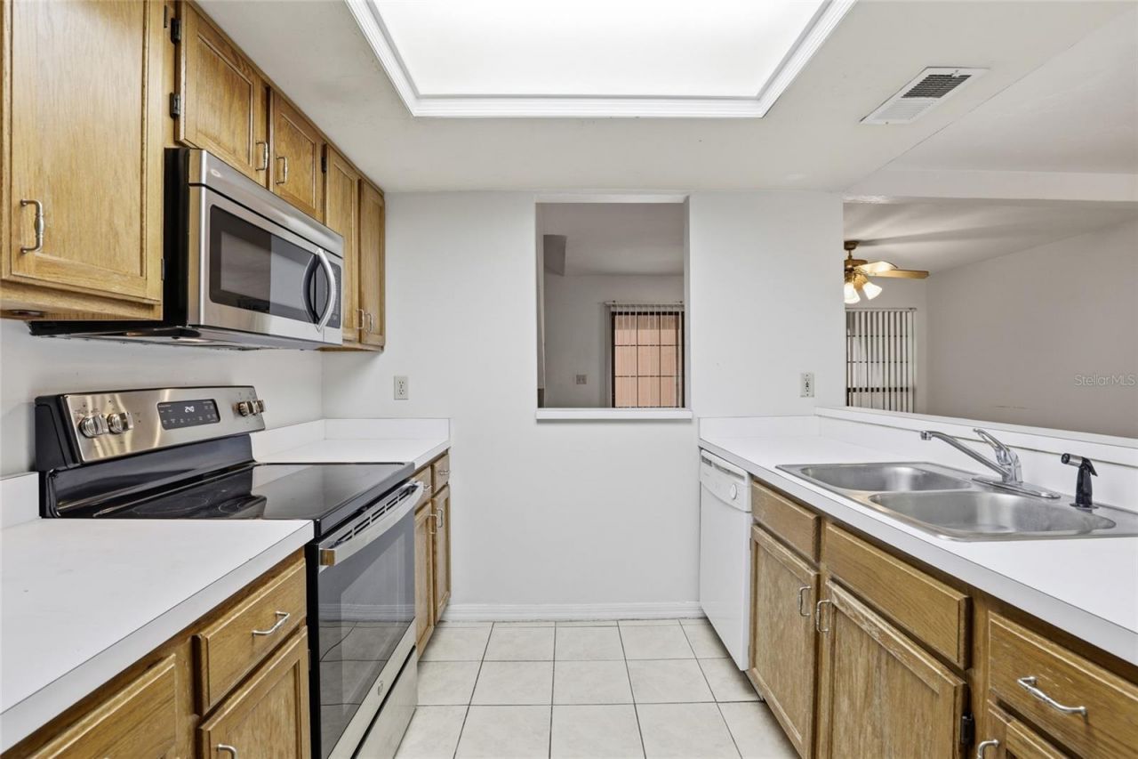 826 SW 57th Terrace , Unit 120Q, Gainesville, FL 32607 Photo