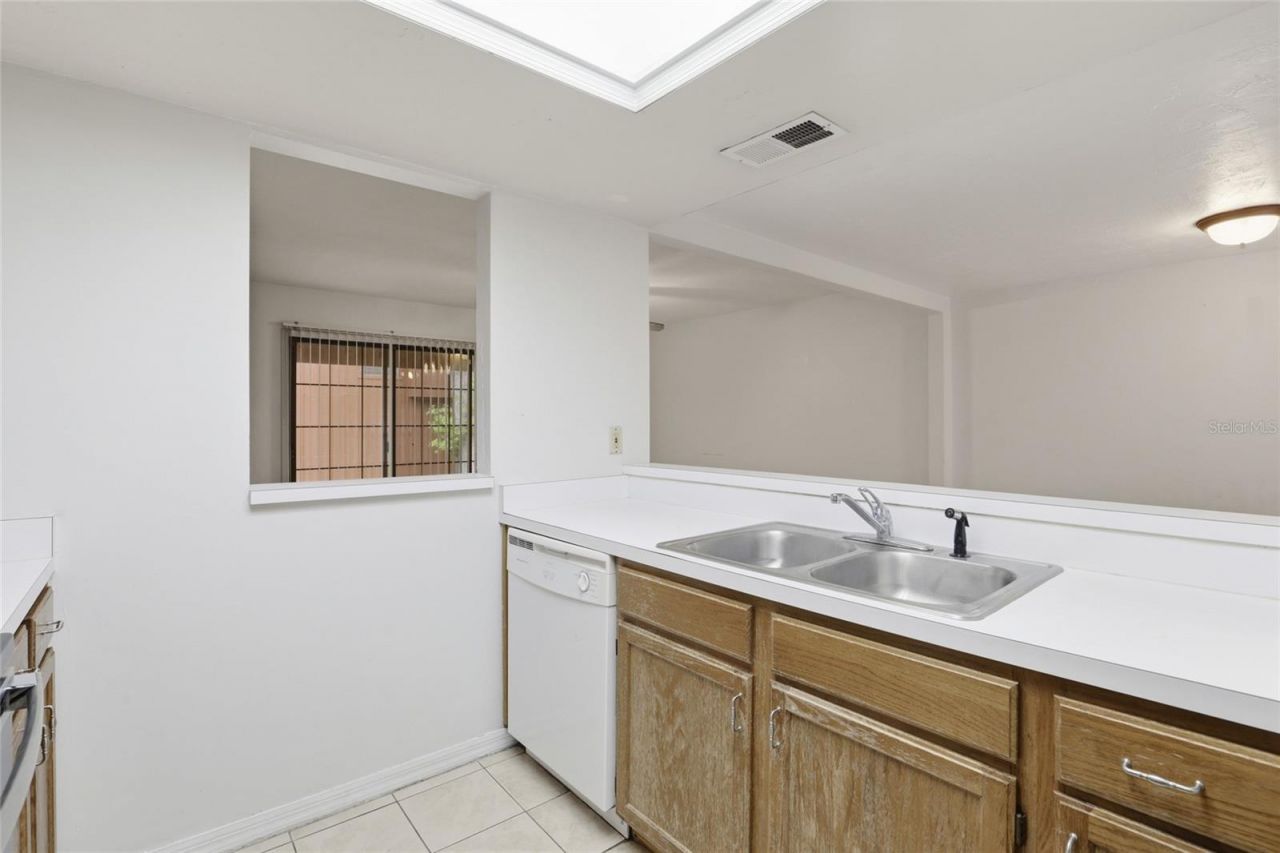 826 SW 57th Terrace , Unit 120Q, Gainesville, FL 32607 Photo