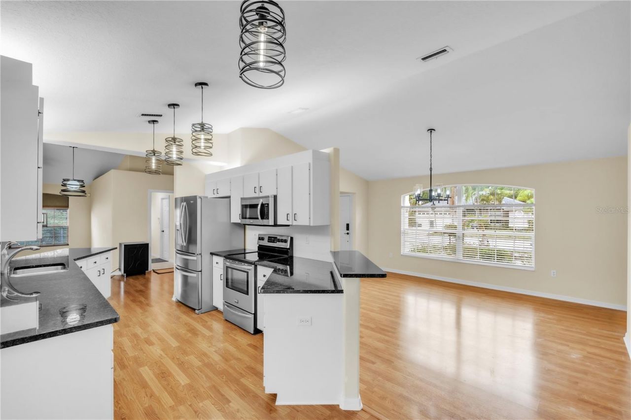 2114 49th Avenue E, Bradenton, FL 34203 Photo