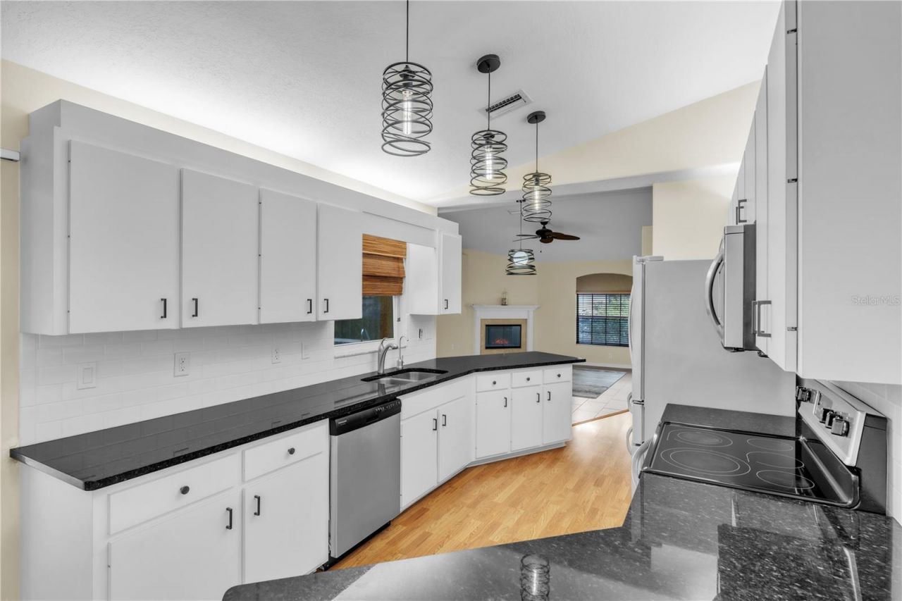 2114 49th Avenue E, Bradenton, FL 34203 Photo