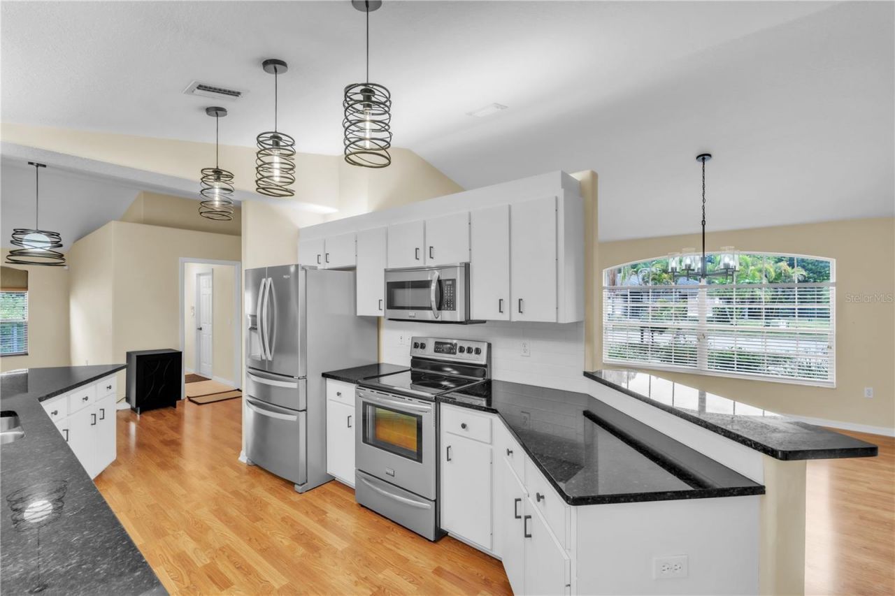 2114 49th Avenue E, Bradenton, FL 34203 Photo