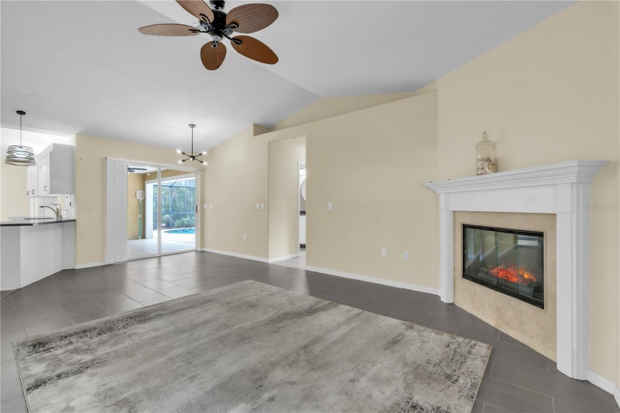 2114 49th Avenue E, Bradenton, FL 34203 Photo