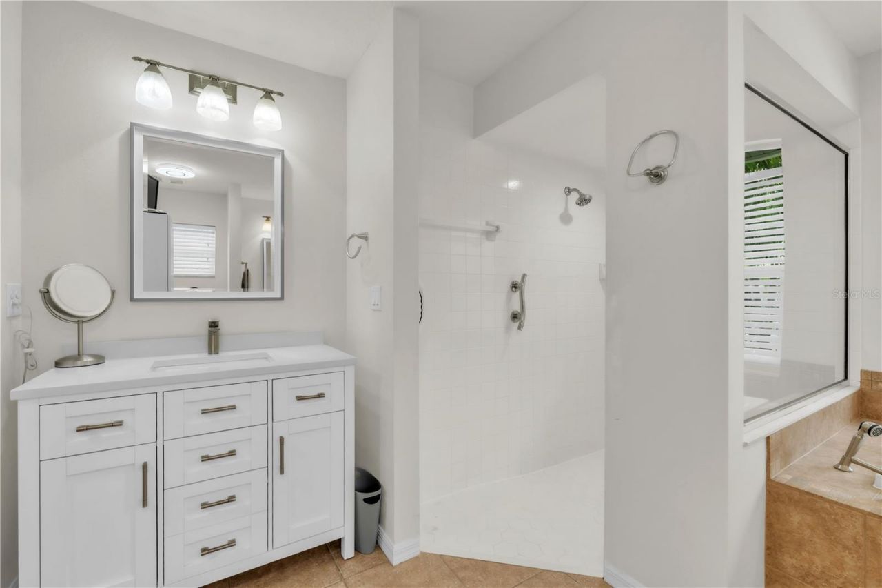 2114 49th Avenue E, Bradenton, FL 34203 Photo