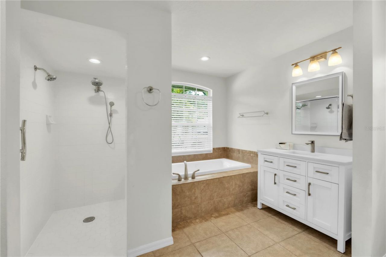 2114 49th Avenue E, Bradenton, FL 34203 Photo