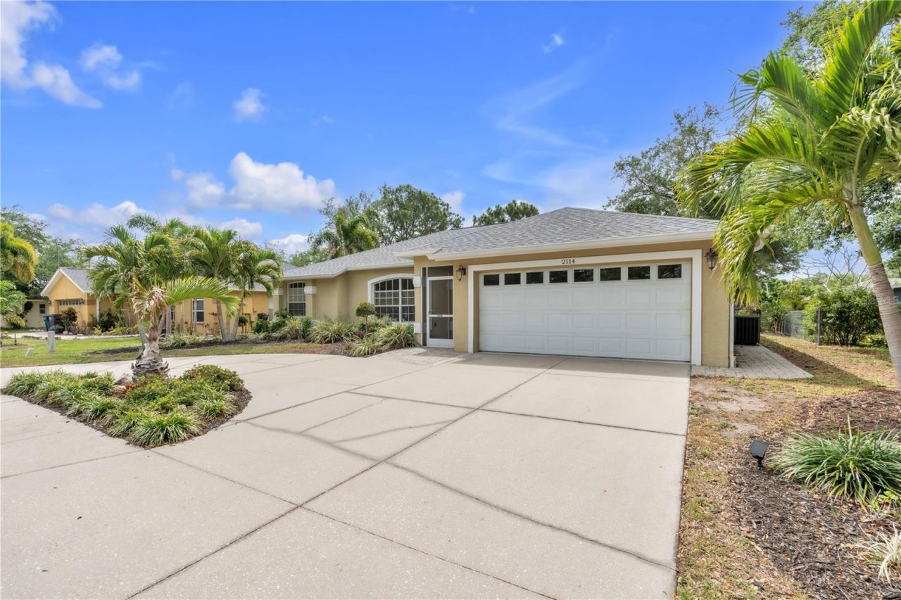 2114 49th Avenue E, Bradenton, FL 34203 Photo