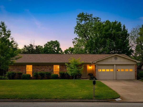 2811 Wentwood Drive, Grapevine, TX 76051