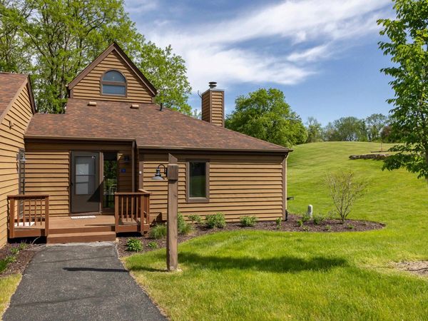 10 Farmstead Drive, GALENA, IL 61036