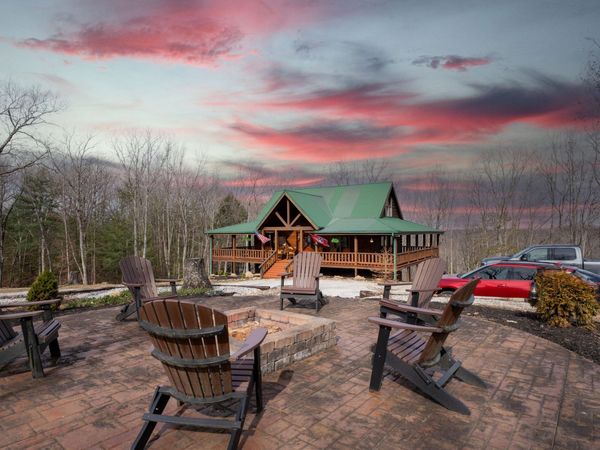 336 John J Smith Rd, Oneida, TN 37841