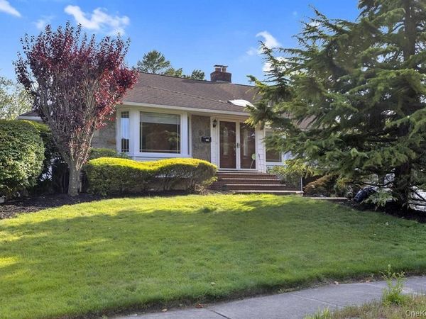 128 Hazelwood Drive, Jericho, NY 11753