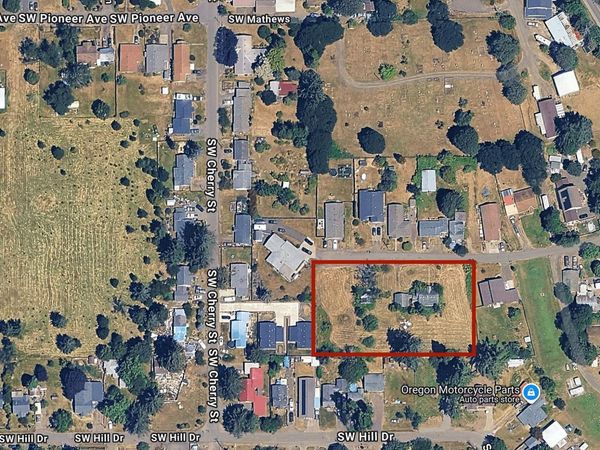 235 SW Ivy St, Willamina, OR 97396