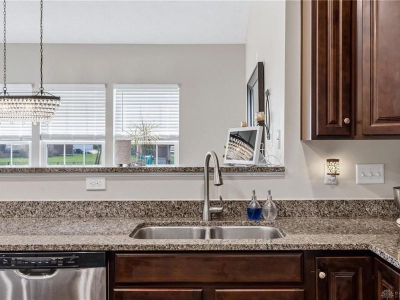 9755 Crooked Creek Drive, Centerville, OH 45458 Photo 17