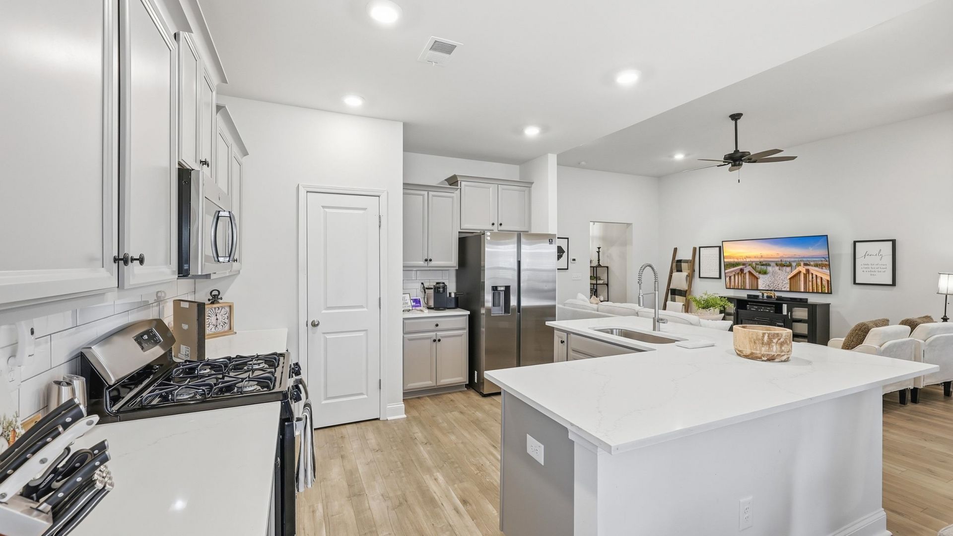 464 Harbison Circle Photo 16