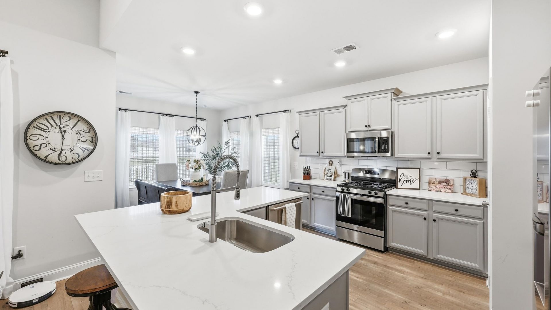 464 Harbison Circle Photo 4