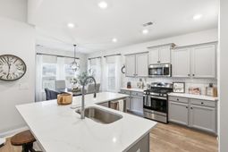 464 Harbison Circle photo 4