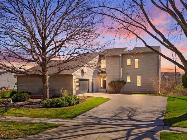 410 Sierra Trl, Coralville, IA 52241