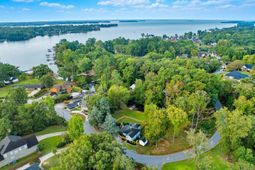 1008 Jones Road photo 4