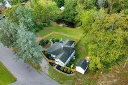 1008 Jones Road photo 4