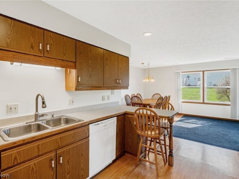 305 Holly Place, Barberton, OH 44203 Photo 10