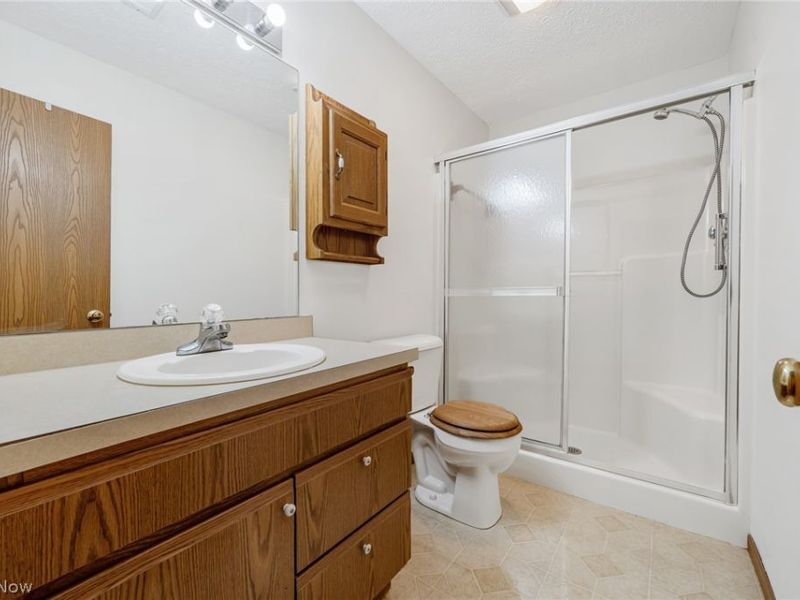 305 Holly Place, Barberton, OH 44203 Photo 18