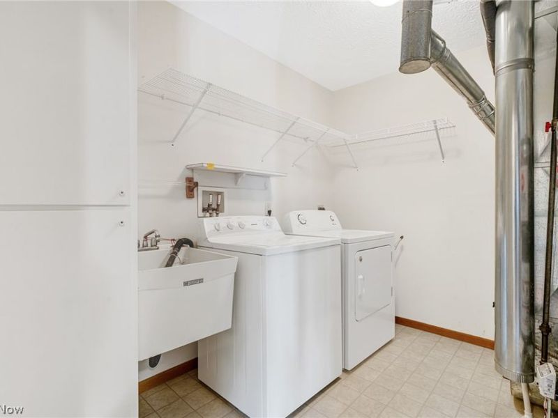 305 Holly Place, Barberton, OH 44203 Photo 25