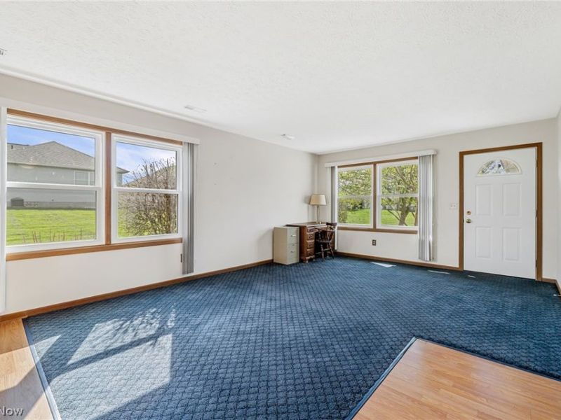 305 Holly Place, Barberton, OH 44203 Photo 5