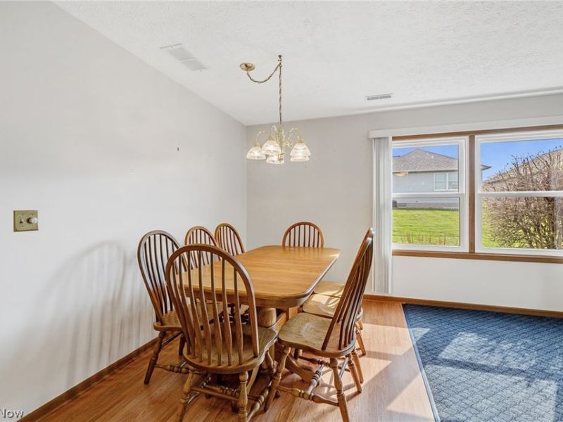 305 Holly Place, Barberton, OH 44203 Photo 9