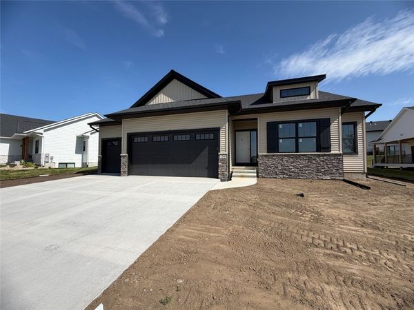 1290 Osage Lane, North Liberty, IA 52317