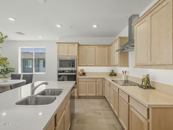 2121 W SONORAN DESERT Drive, Unit 99, Phoenix, AZ 85085