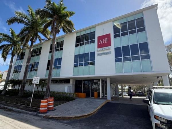 2866 E Oakland Park Blvd, Fort Lauderdale, FL 33306