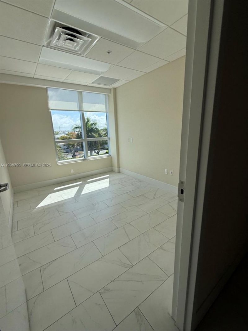 2866 E Oakland Park Blvd, Fort Lauderdale, FL 33306 Photo
