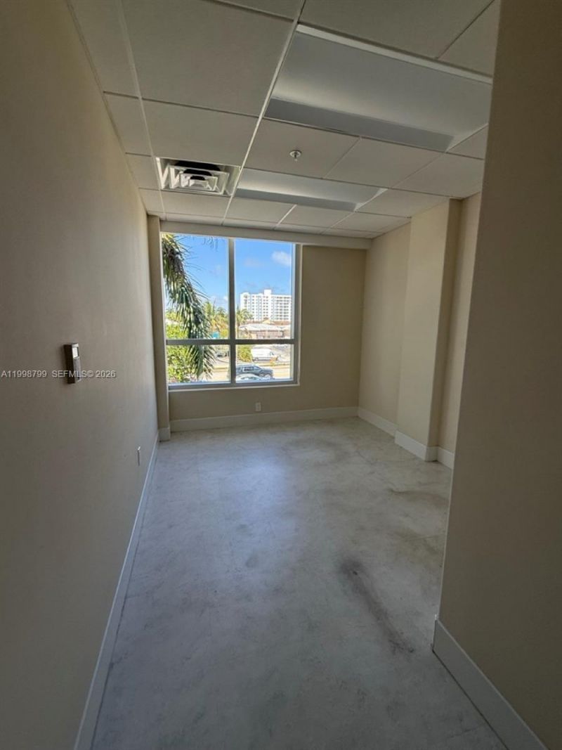 2866 E Oakland Park Blvd, Fort Lauderdale, FL 33306 Photo