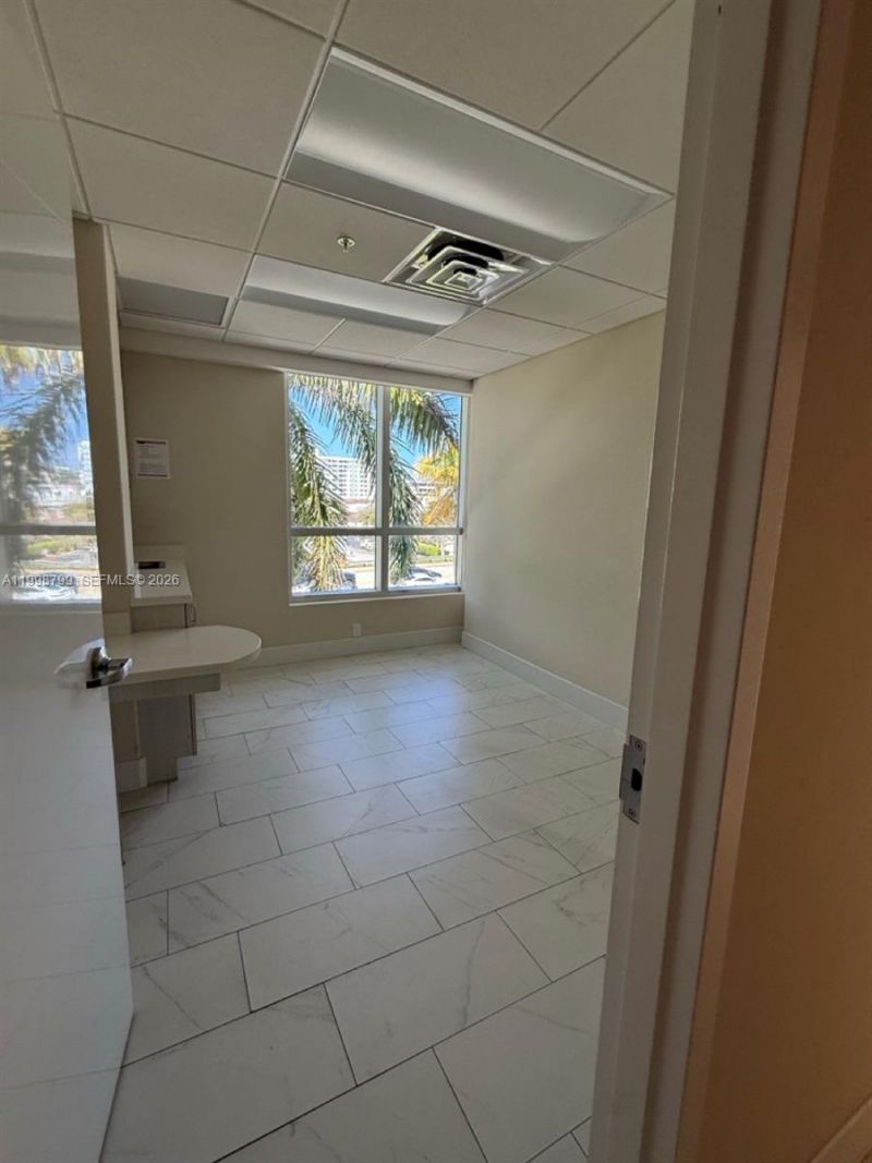 2866 E Oakland Park Blvd, Fort Lauderdale, FL 33306 Photo