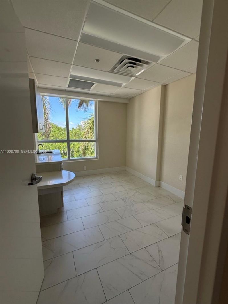 2866 E Oakland Park Blvd, Fort Lauderdale, FL 33306 Photo