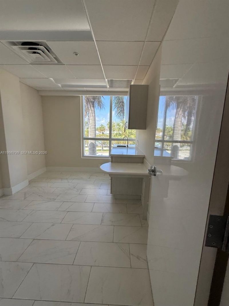 2866 E Oakland Park Blvd, Fort Lauderdale, FL 33306 Photo