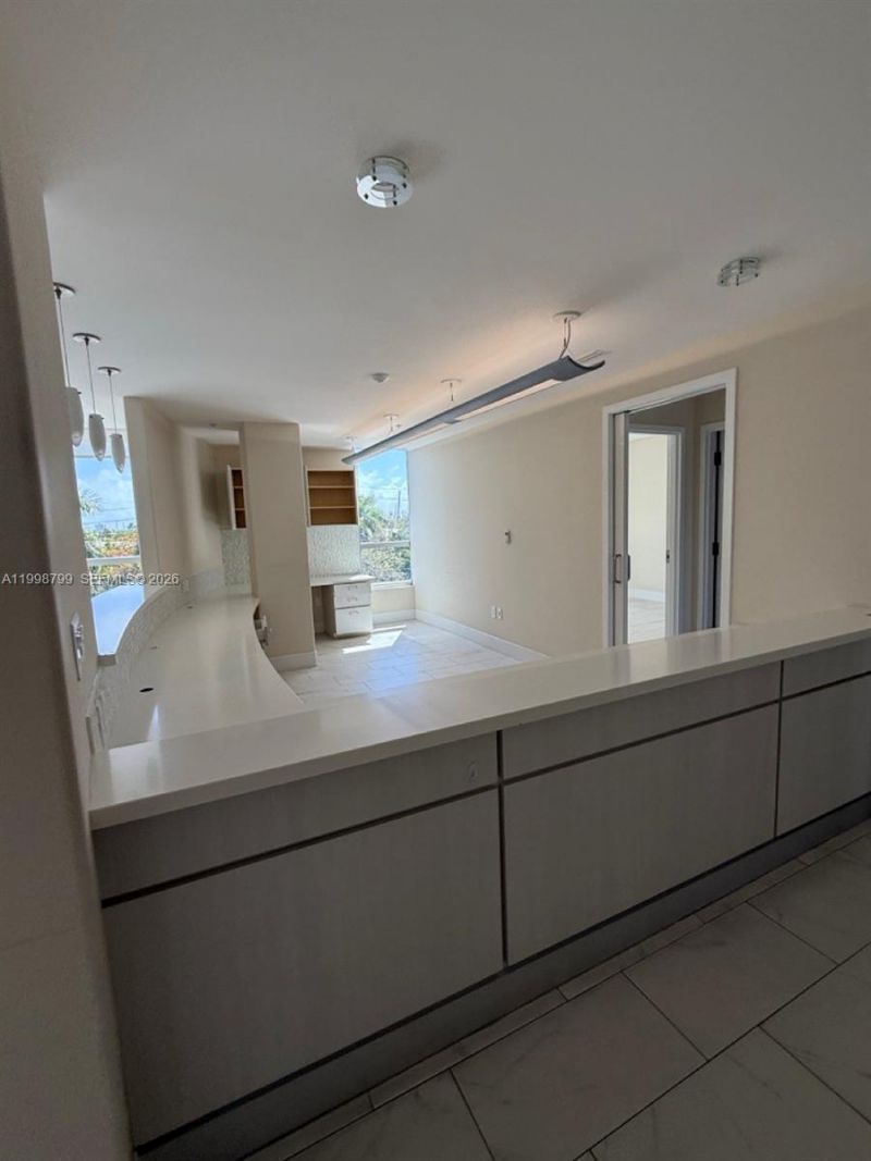 2866 E Oakland Park Blvd, Fort Lauderdale, FL 33306 Photo