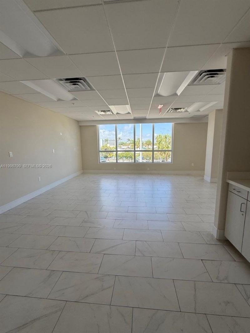 2866 E Oakland Park Blvd, Fort Lauderdale, FL 33306 Photo