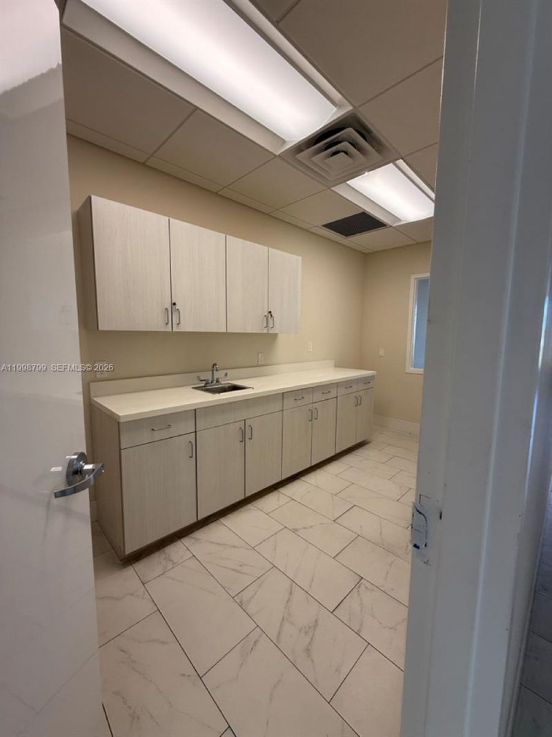2866 E Oakland Park Blvd, Fort Lauderdale, FL 33306 Photo