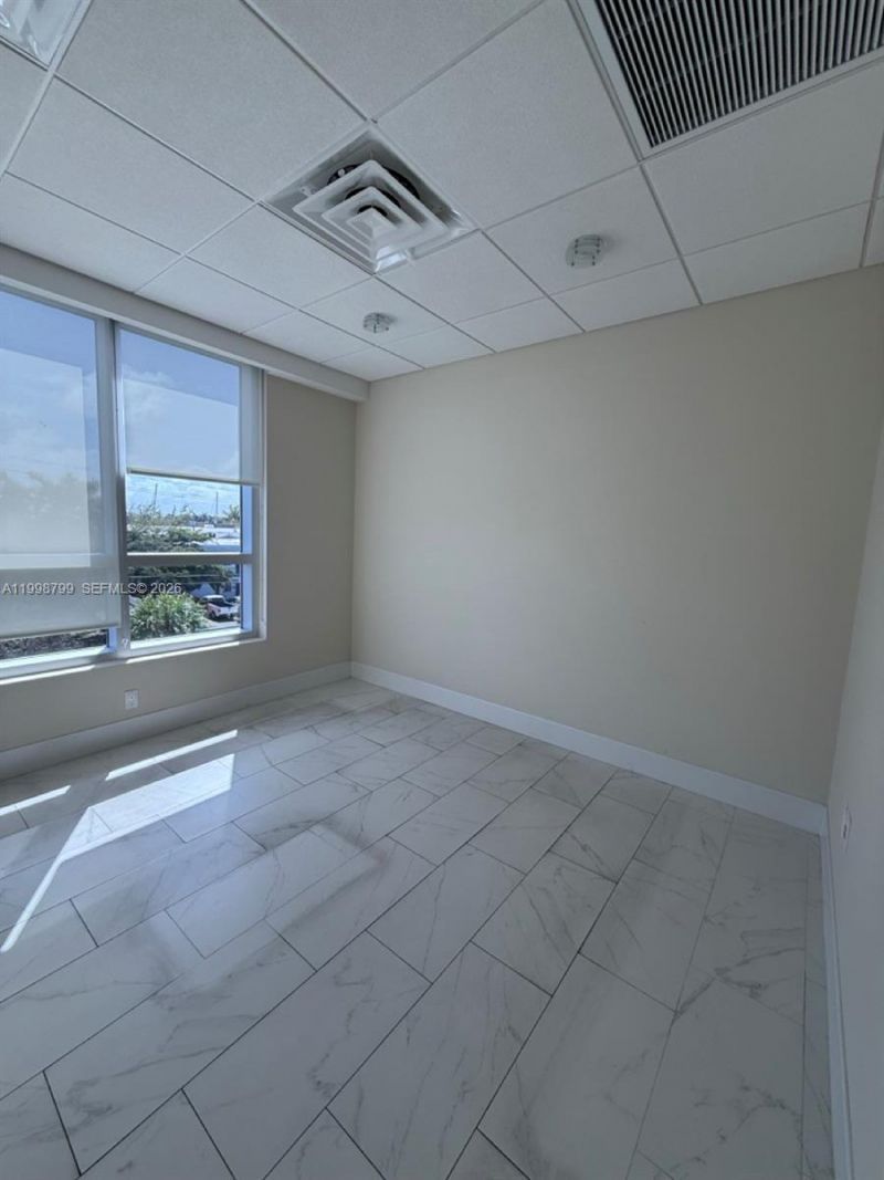 2866 E Oakland Park Blvd, Fort Lauderdale, FL 33306 Photo